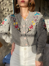 Charger l&#39;image dans la galerie, Vintage light grey cardigan
