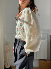 Charger l&#39;image dans la galerie, PRE-ORDER Hand knitted white cardigan
