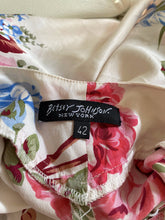 Charger l&#39;image dans la galerie, Robe en soie Betsey Johnson
