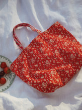 Charger l&#39;image dans la galerie, Handmade picnic bag
