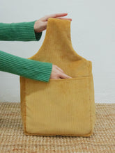 将图片加载到图库查看器，Handmade plank document bag
